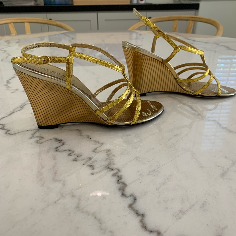 Vintage Dolce & Gabbana gold metallic t-strap wedges. Size 36